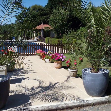 chateau le poiron Bed & Breakfast Pissotte Exterior foto